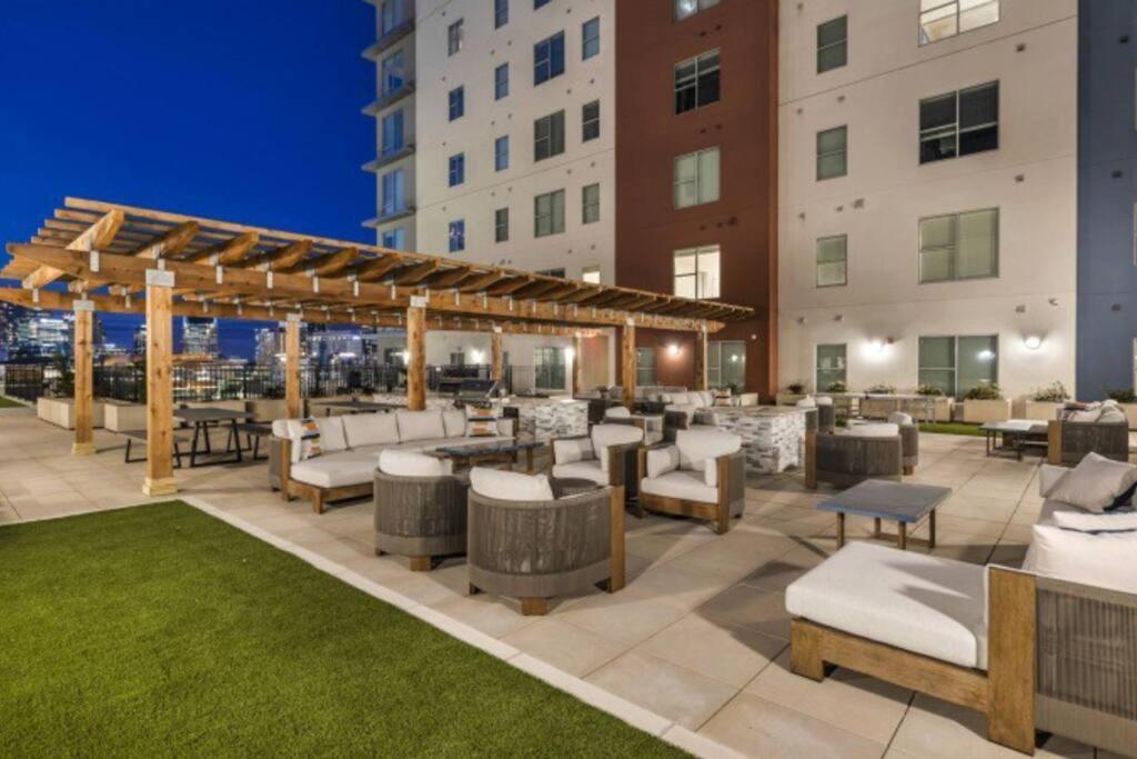 Beverly Hills Suite Penthouse The Gulch 내슈빌 외부 사진